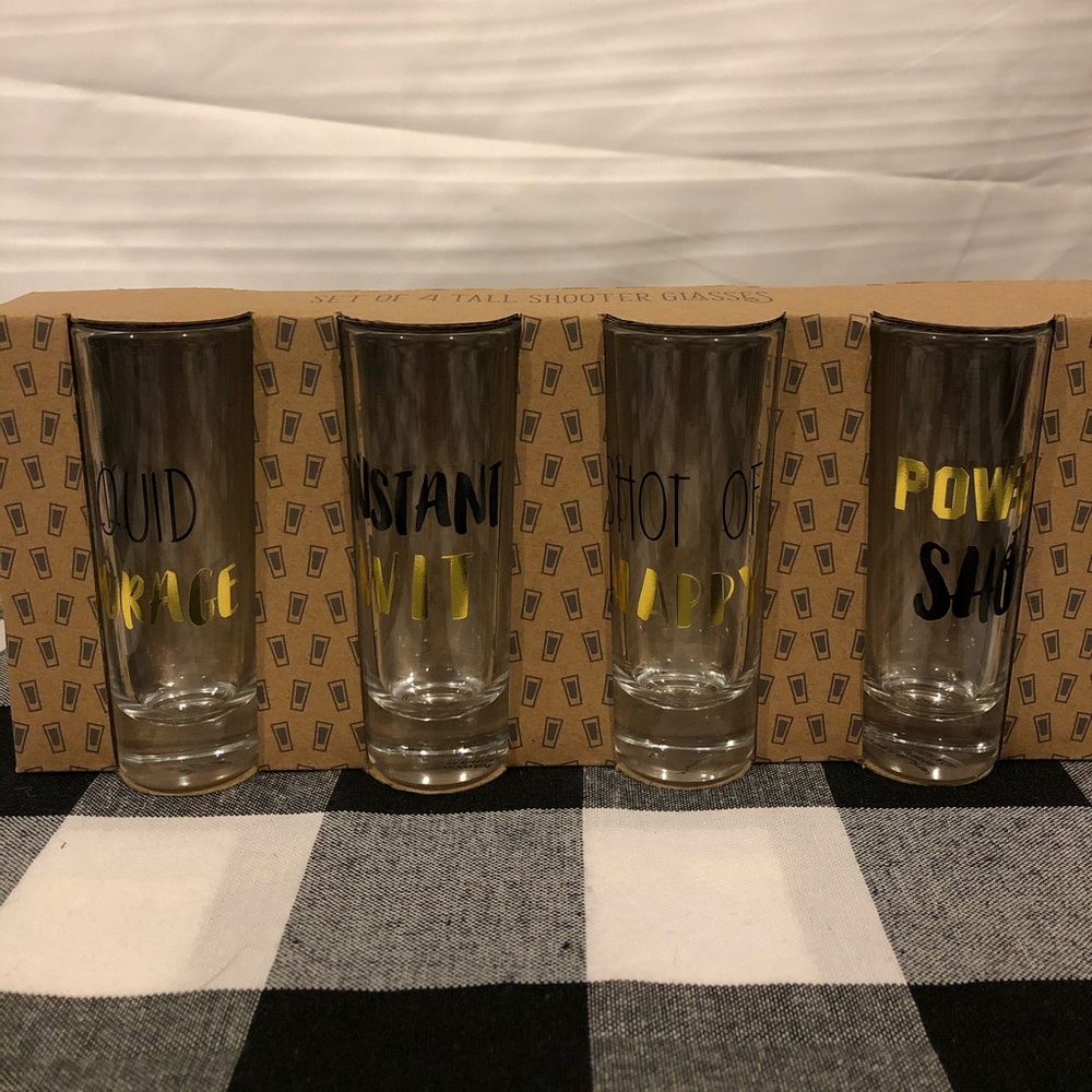 Set of 4 tall shooter glasses
